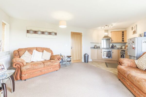 2 Bedroom Flat -Amelia Way Newport City