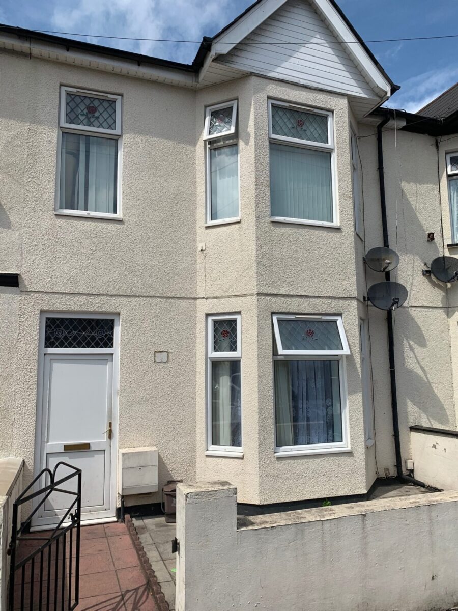 4 Bedrooms, Terraced  House