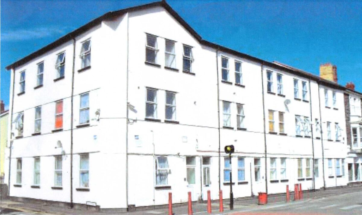 11 Bedroom Flat -Commercial Road Newport City