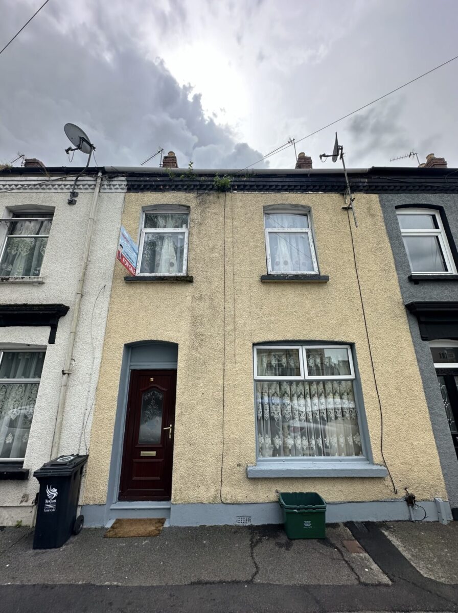 12 Livingstone Place