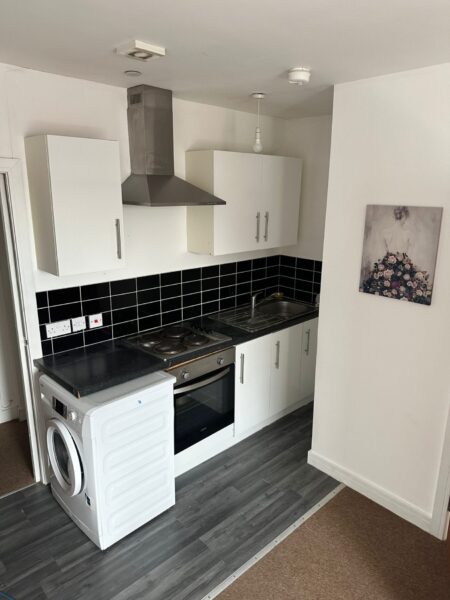 Flat 3, 40 Commercail Road
