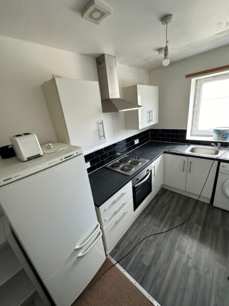 Flat 2, 40 Commercail Road