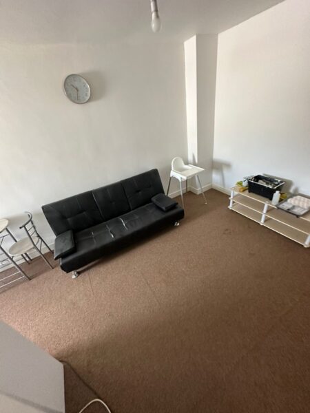Flat 2, 40 Commercail Road