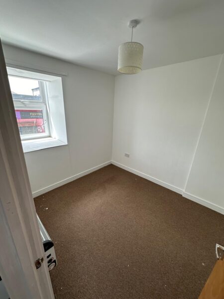 Flat 1, 40 Commercail Road